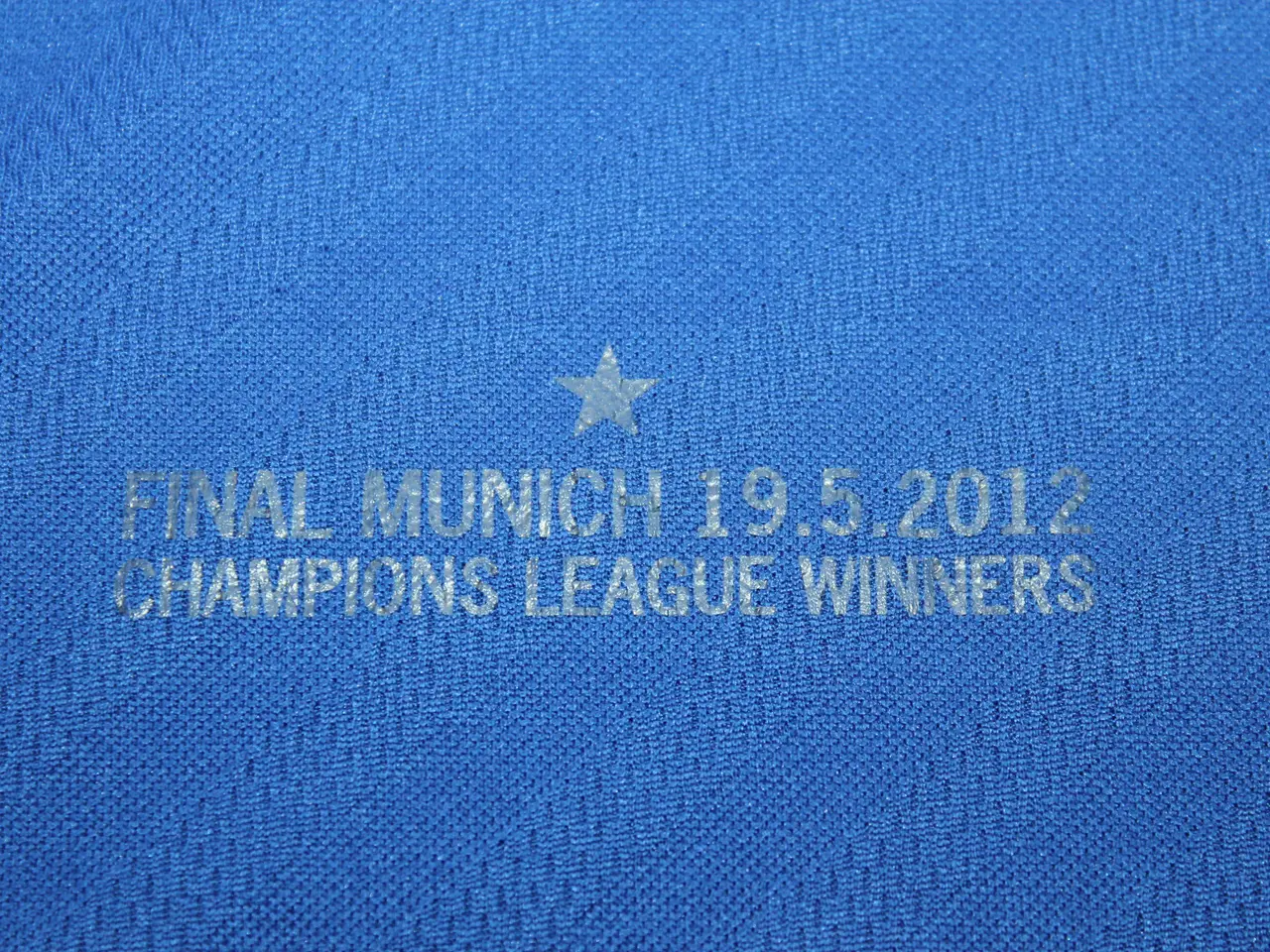 Billede 4 - Chelsea-trøje fra den mindeværdige 2012-13  