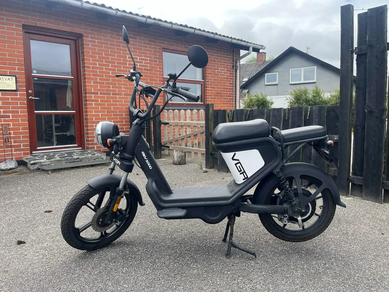 Billede 2 - VGA GEV1000 El-scooter 45 km/t – Inkl. hjelm