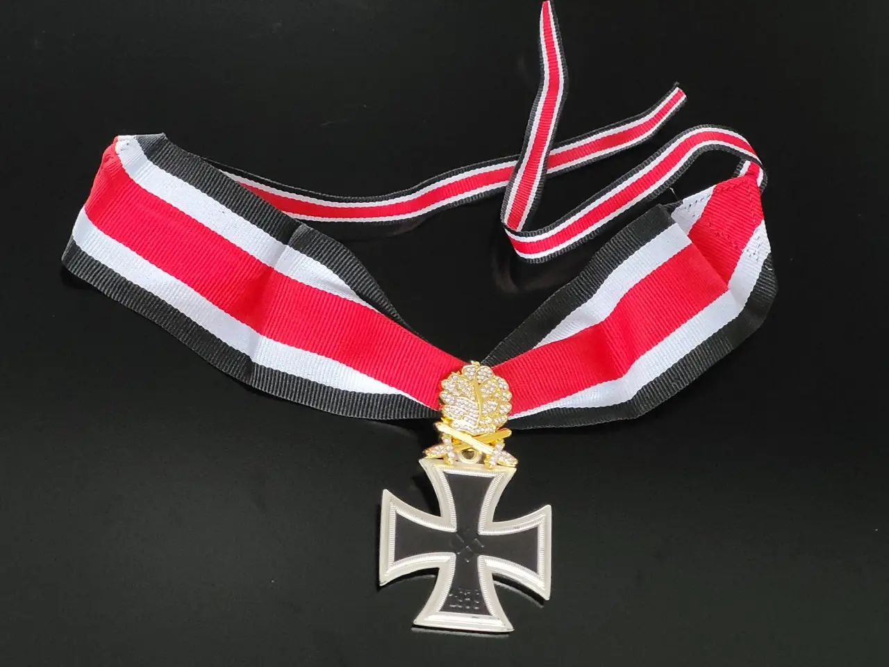 Billede 1 - Jernkorsets Ridderkors i guld(farvet) vedhæng