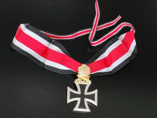 Jernkorsets Ridderkors i guld(farvet) vedhæng
