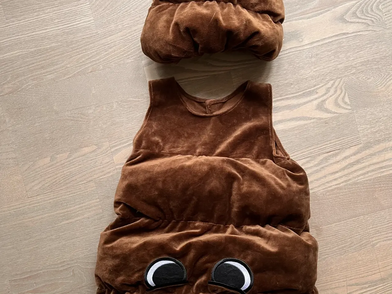 Billede 4 - Udklædning / fastelavnstøj. Emoji 💩 - lort