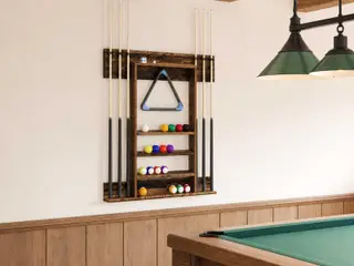 Billardkøholder vægmonteret 93 x 12 x 103 cm i gammelt træ