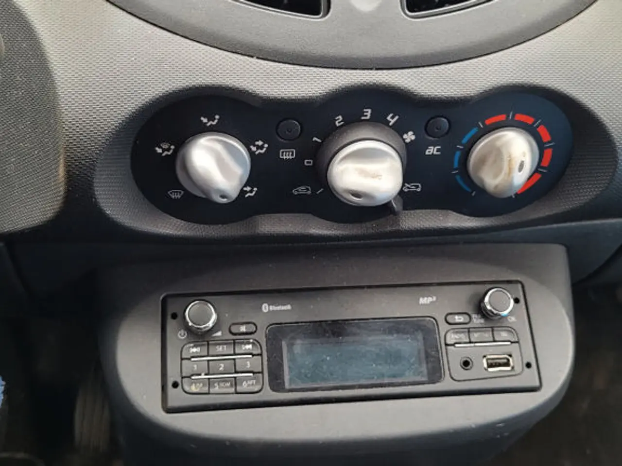 Billede 12 - Twingo, 30.3 km/l, 530 kr/halvår. ER Nysynet