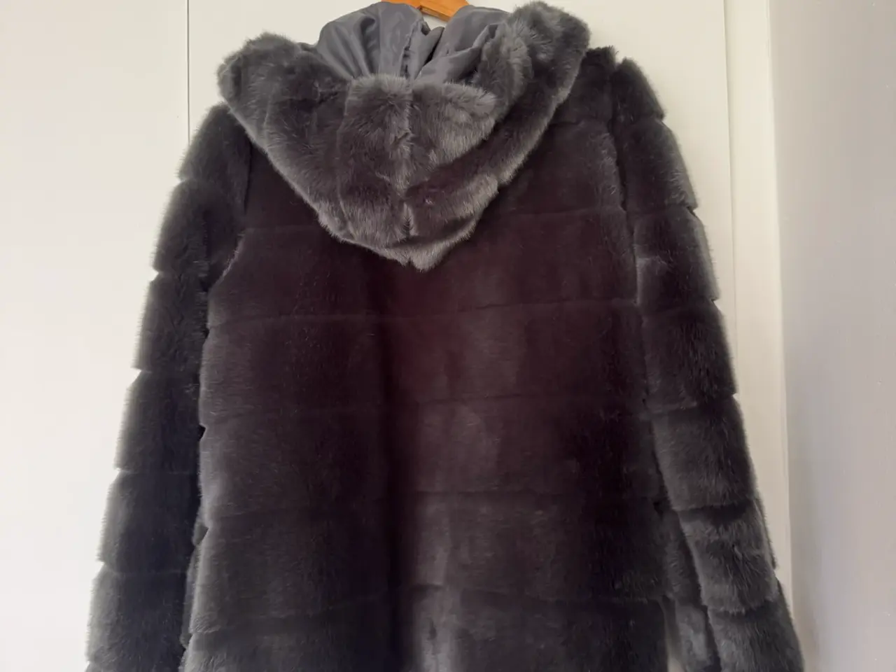 Billede 2 - Fake fur pelsjakke sælges