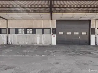 Regulært lager på 320 m² med toilet