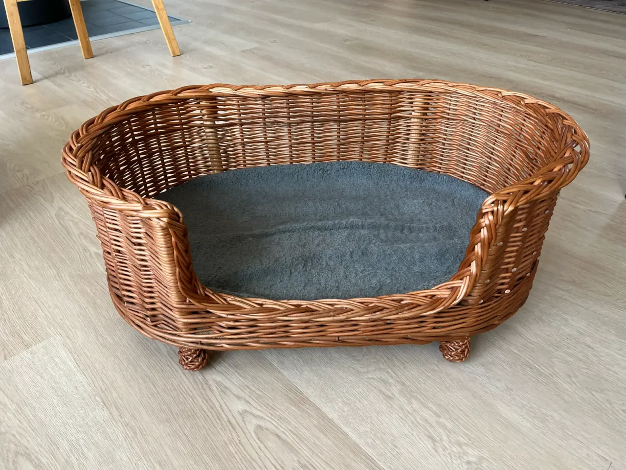 Billede 3 - Som ny flettet hundekurv