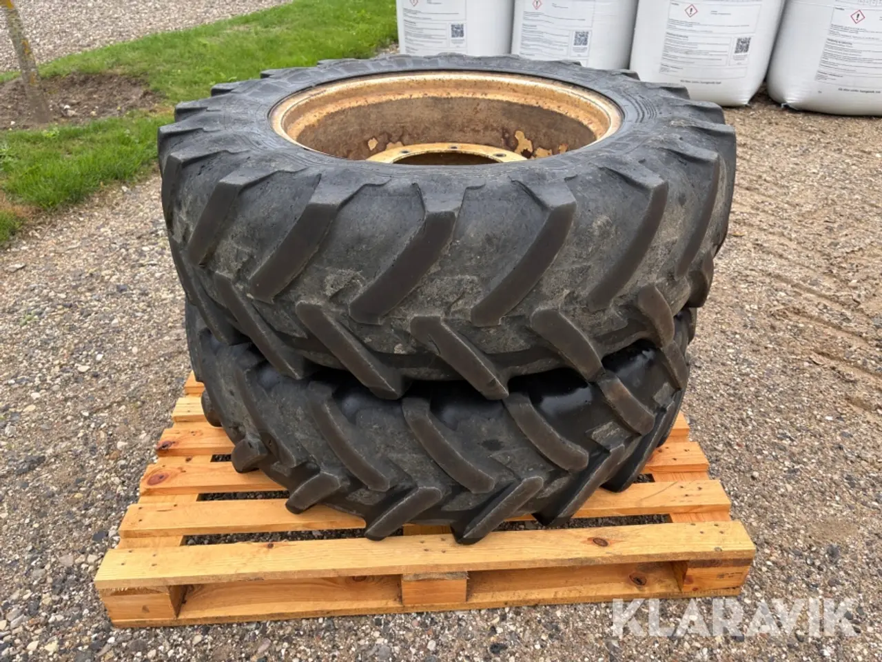 Billede 8 - Traktorhjul New Holland M115 - Forhjul 2 styk