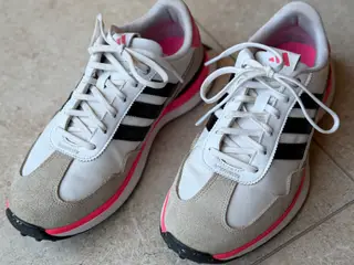 Adidas golfsko dame str. 39 1/3.