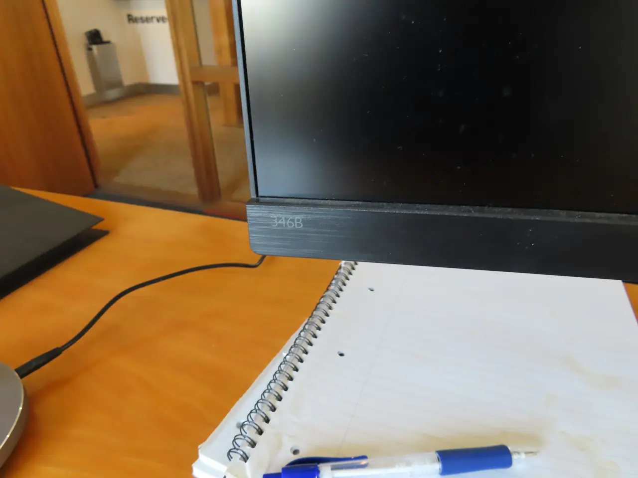Billede 4 - 2 stk. Computerskærme PHILIPS 346B, HP E233 samt dockingstation LENOVO