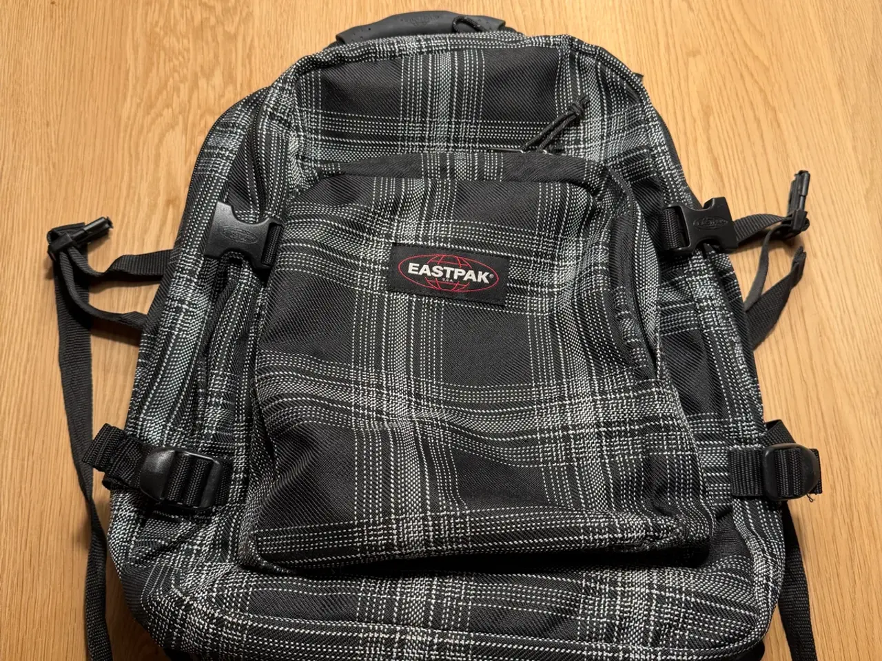 Billede 3 - Eastpak rygsæk/ skoletaske 33L 