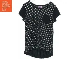 Polkaprikket t-shirt fra F&F (str. 110)