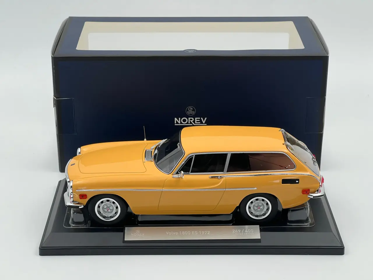 Billede 1 - 1972 Volvo P1800 ES - Limited Edition - 1:18