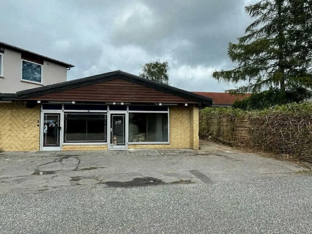 Billede 2 - Lokaler til leje – Lyngevej 215. 3450 Allerød Klinik / Købmand / Butik / Bageri / Kontor / Lager