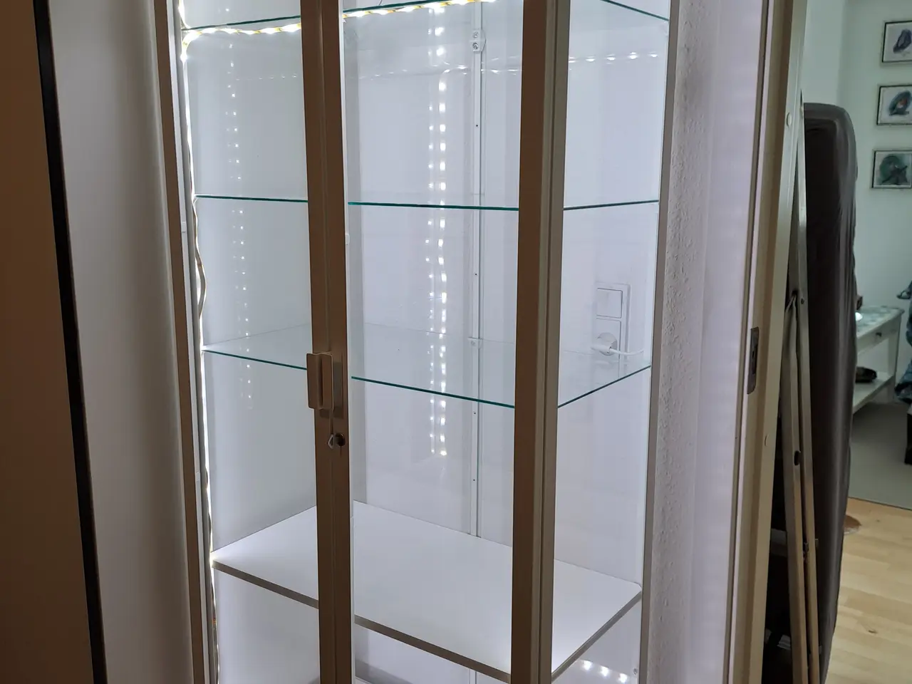 Billede 3 - Vitrineskab Ikea MILSBO , hvid, 73x175 cm
