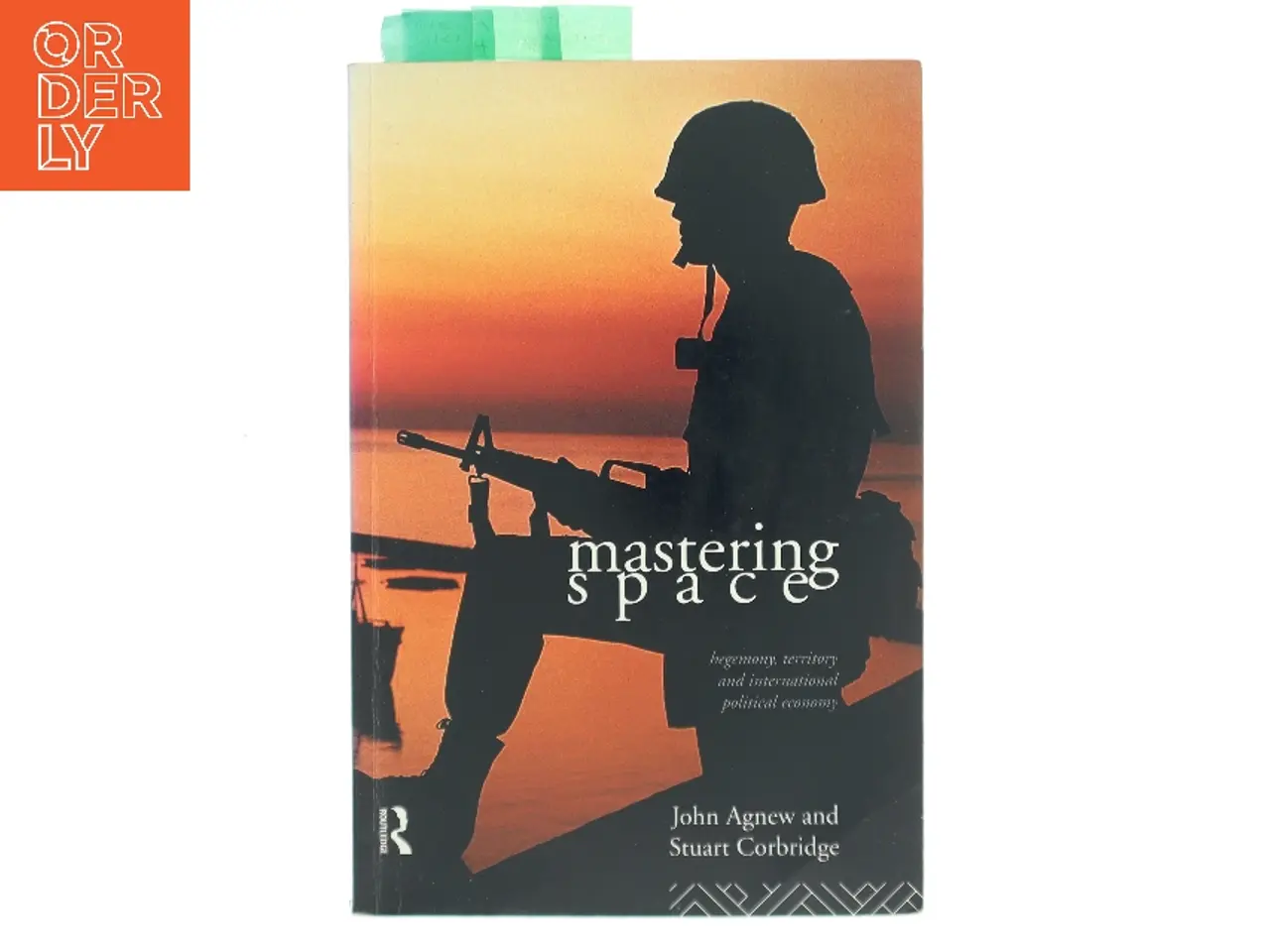 Billede 1 - Mastering space : hegemony, territory and international political economy (Bog)