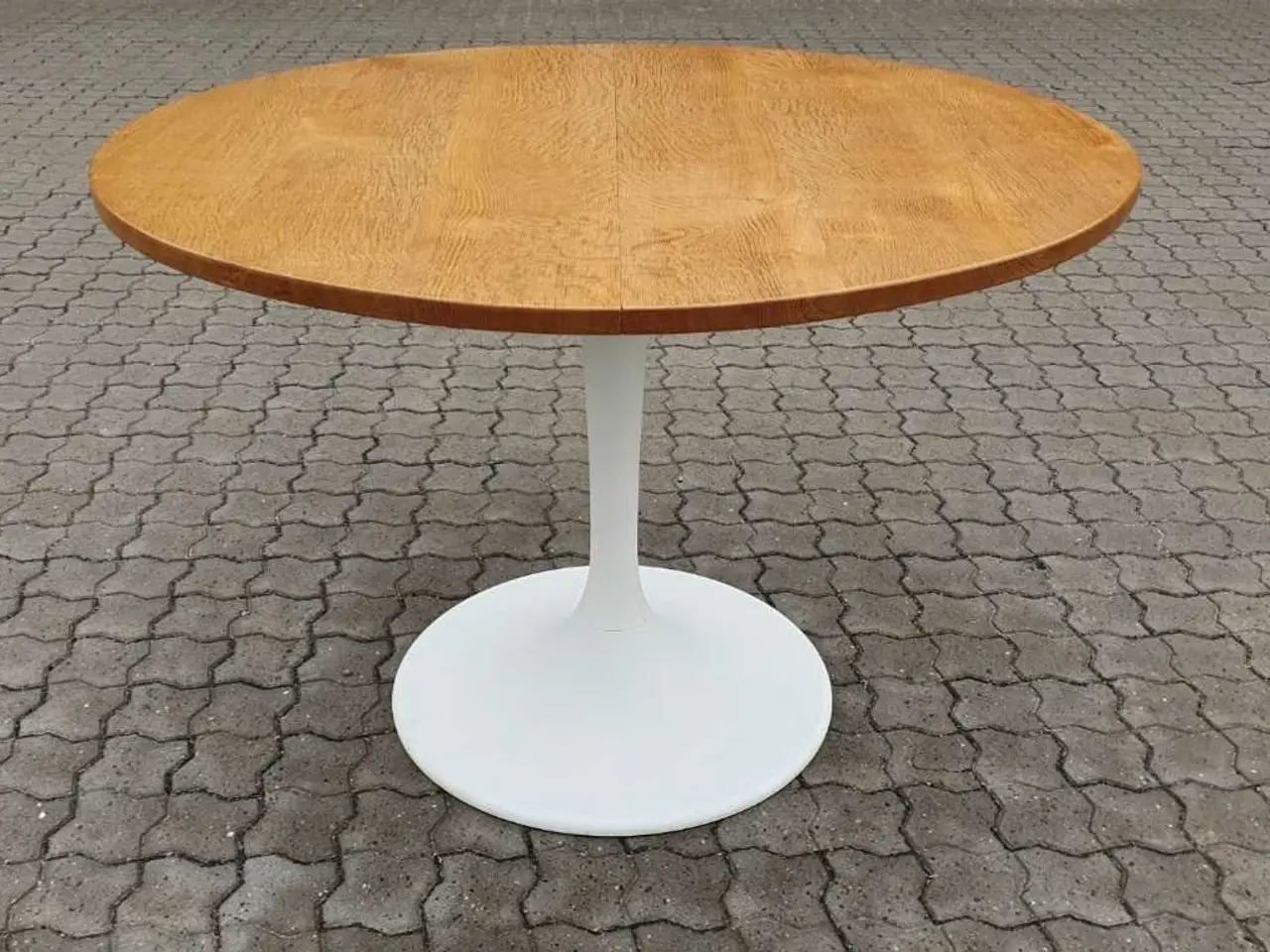 Billede 4 - SPISEBORD, RUND, EG, MASSIV, SØJLEBEN