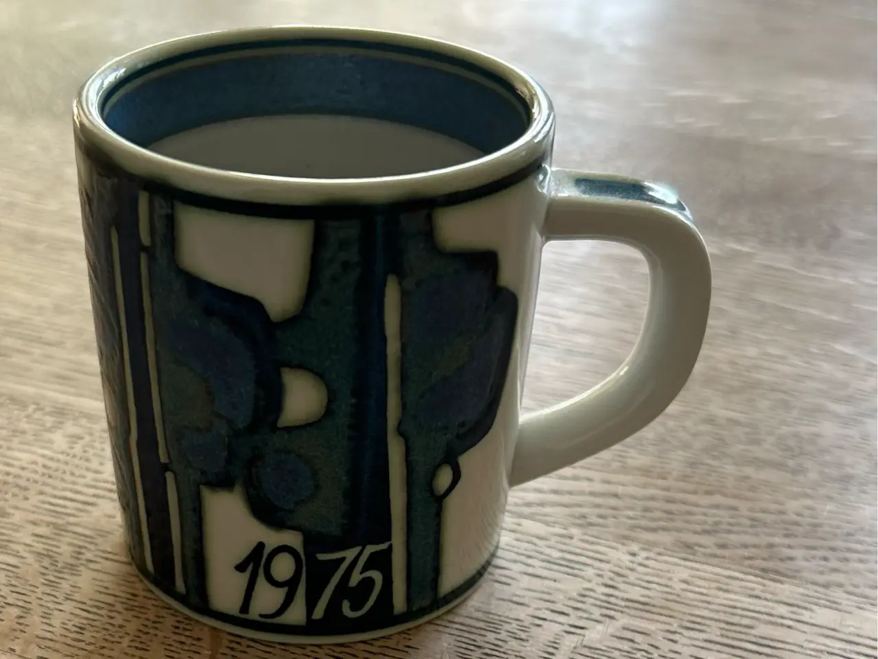 Billede 1 - Årskrus 1975