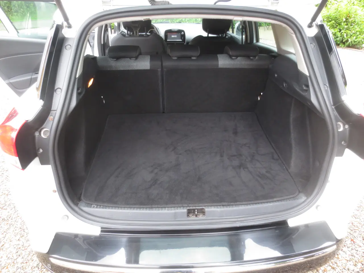 Billede 13 - Pæn Renault Ny Clio 1.5 CD St,car. År 18.