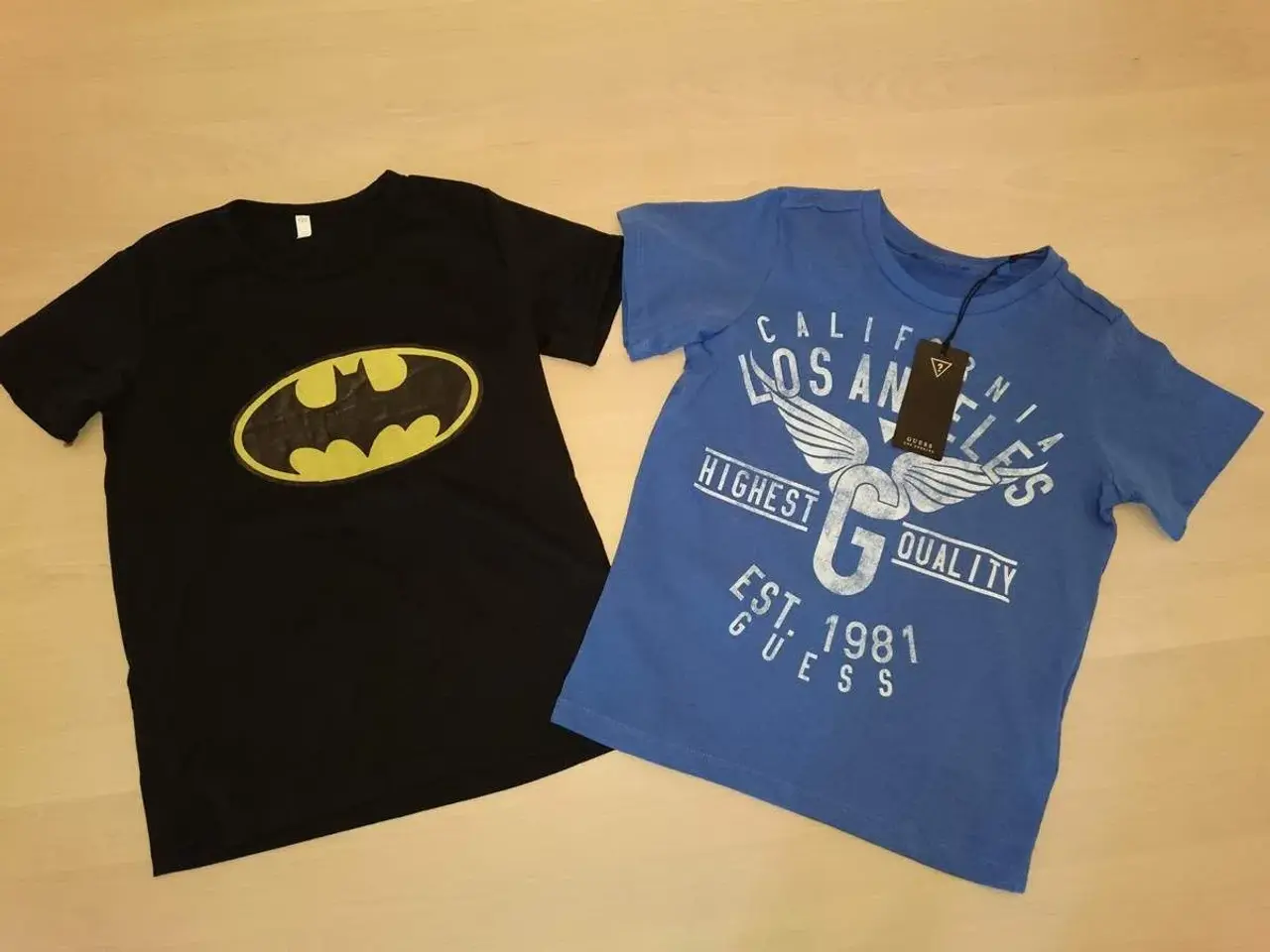 Billede 1 - Ny Guess Kids/ Batman t-shirt str 116