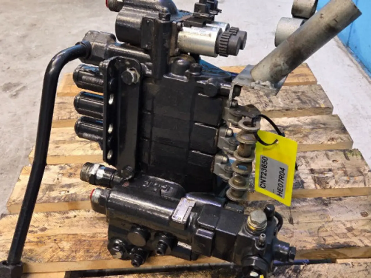 Billede 9 - New Holland T6030 Hydraulikventil 87325126