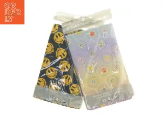 Strækbart bogbind A4 med smiley-motiv fra Conzept (str. A4 cm)
