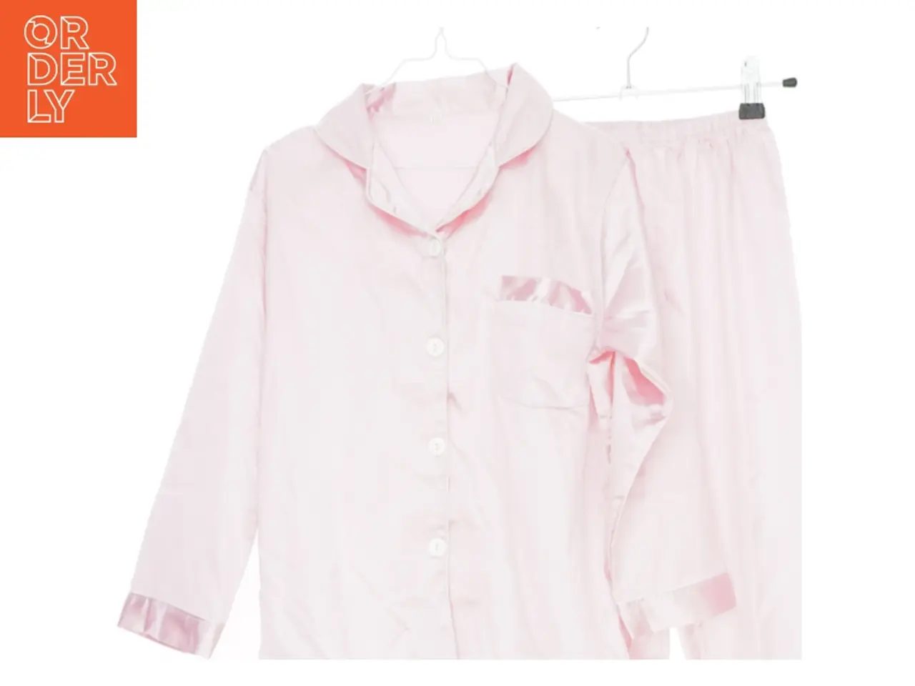 Billede 1 - Lyserødt pyjamasæt (str. 152)