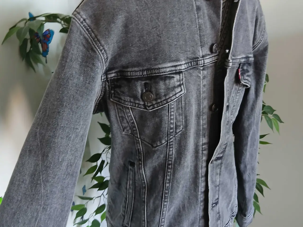 Billede 4 - Levi's jakke. Small