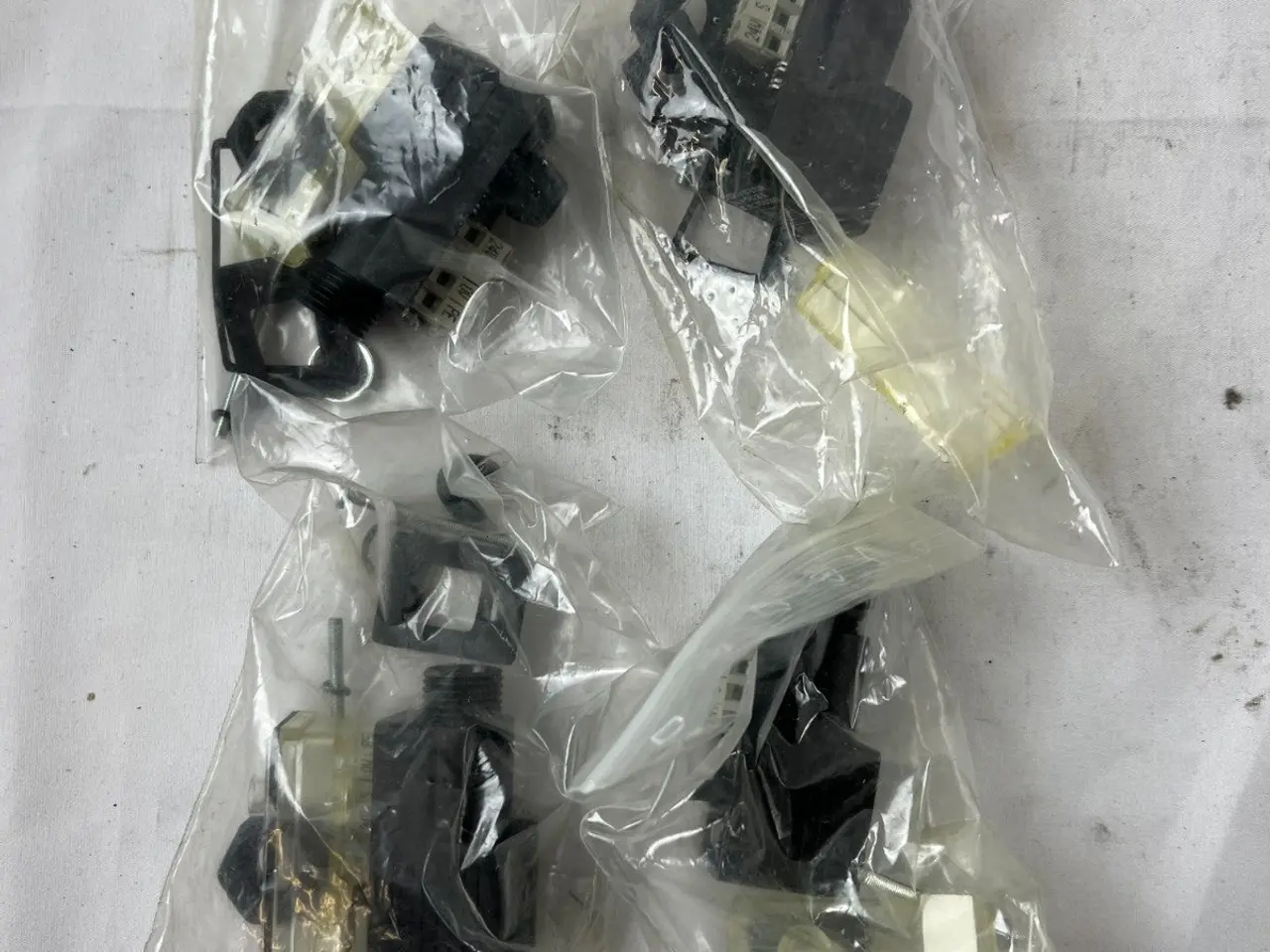 Billede 4 - LVER V12-5709 24V DC magnetventil stik Plug DIN
