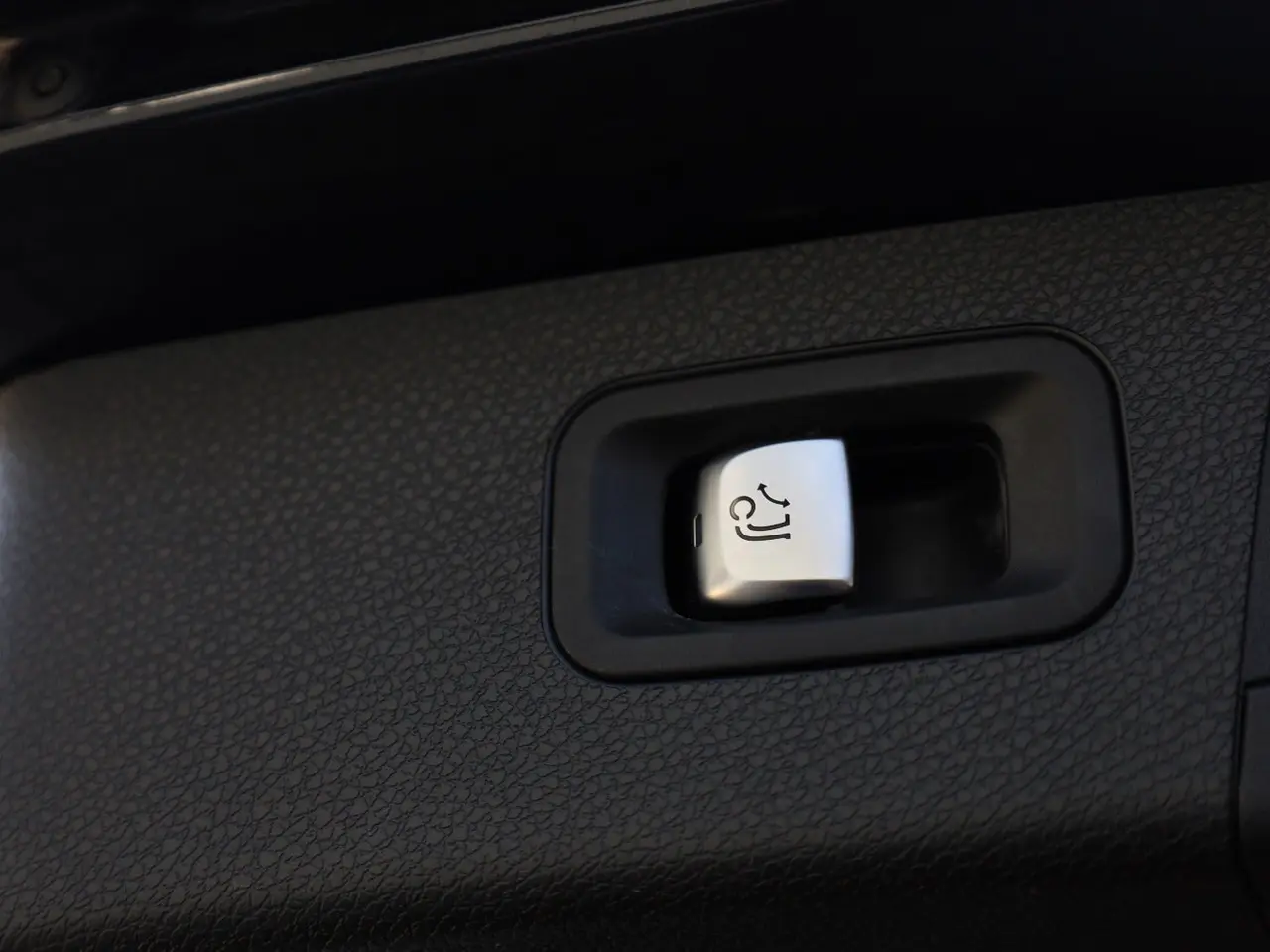 Billede 8 - Mercedes E300 de 2,0 Avantgarde stc. aut. 4Matic