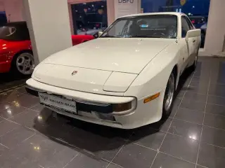 Porsche 944 2,5 163HK 2d