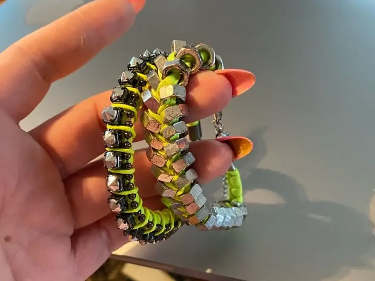 Billede 1 - Flotte gule armbånd