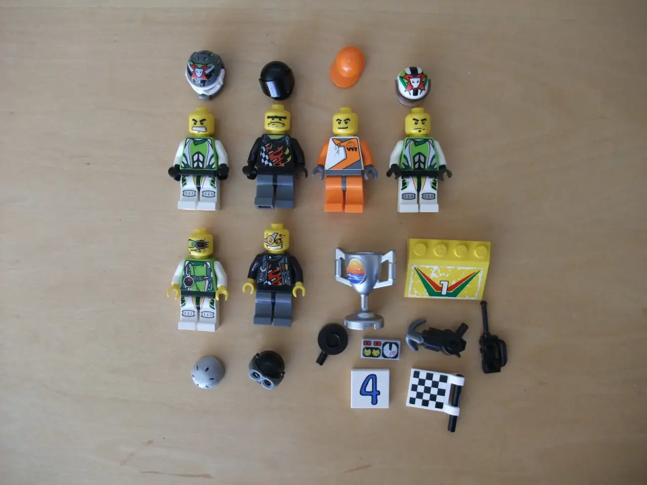 Billede 4 - Lego World Racers Figurer