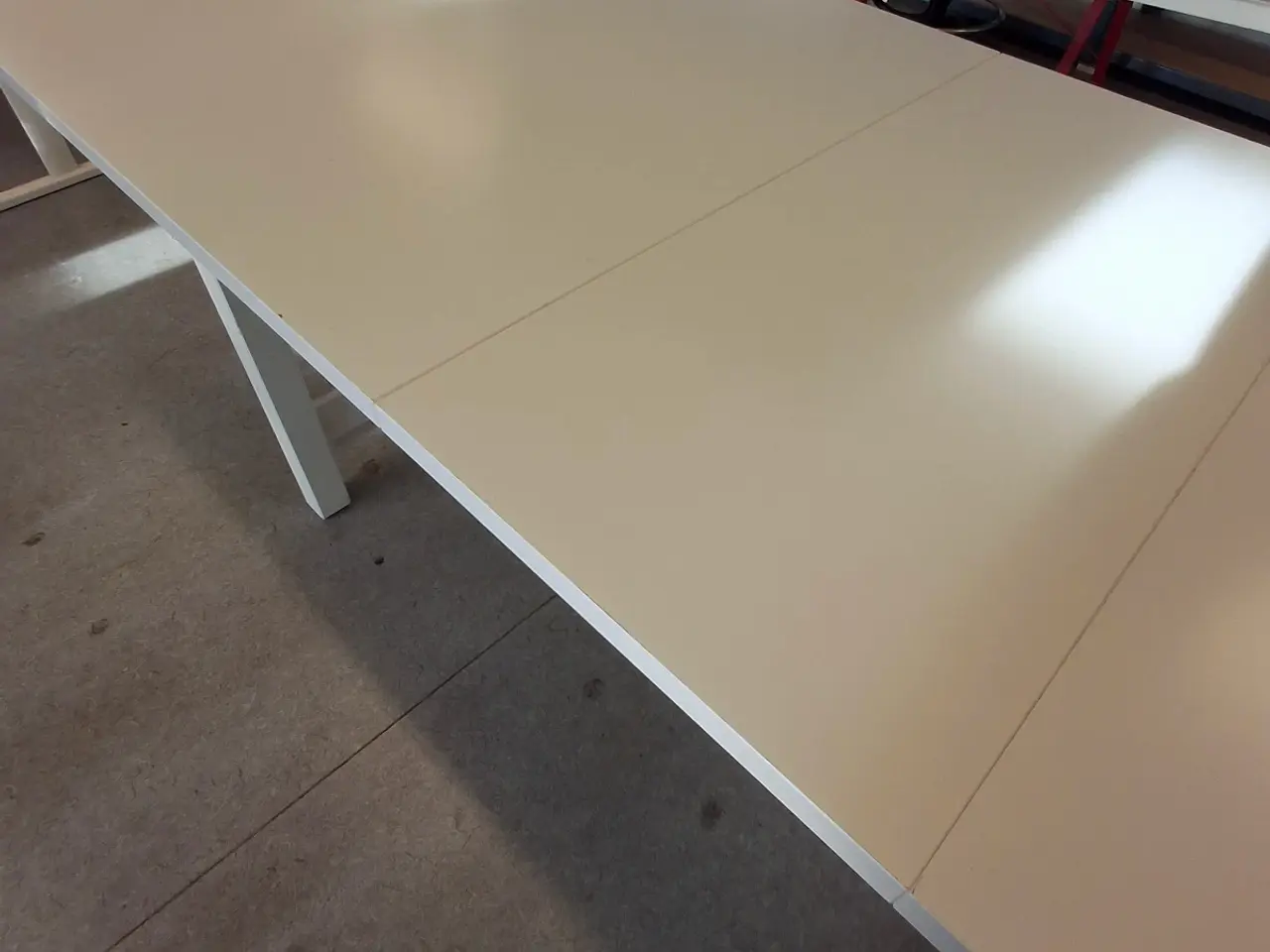 Billede 3 - Flot og solid spisebord.