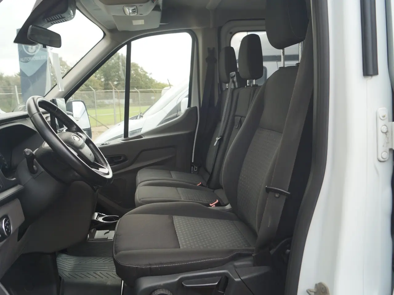 Billede 10 - Ford Transit 470 L4 Chassis 2,0 TDCi 170 Mandskabsvogn m/lad RWD
