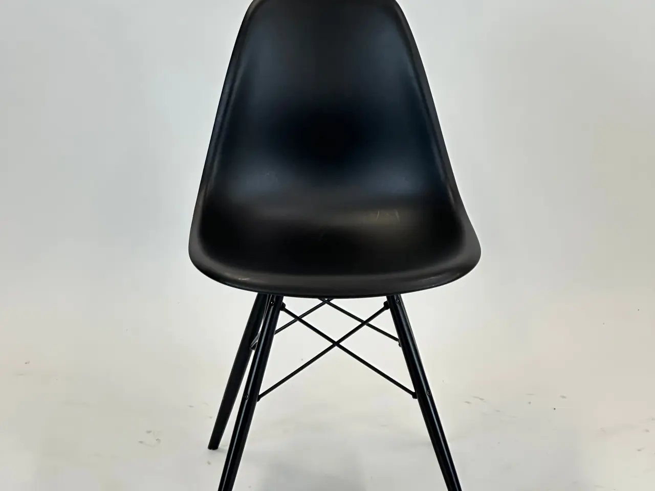 Billede 3 - Vitra Eames Plastic Side Chair DSW Stol – Sort