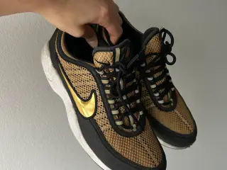Nike spiridon sneakers