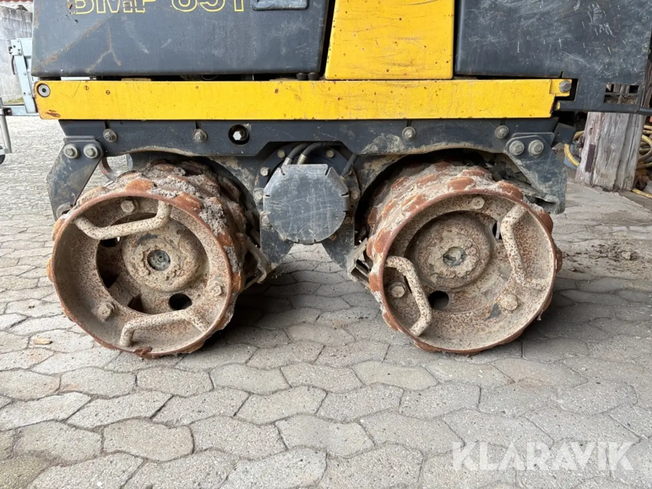 Billede 12 - Rende- og grøftevalse Bomag BMP 851, fjernstyret