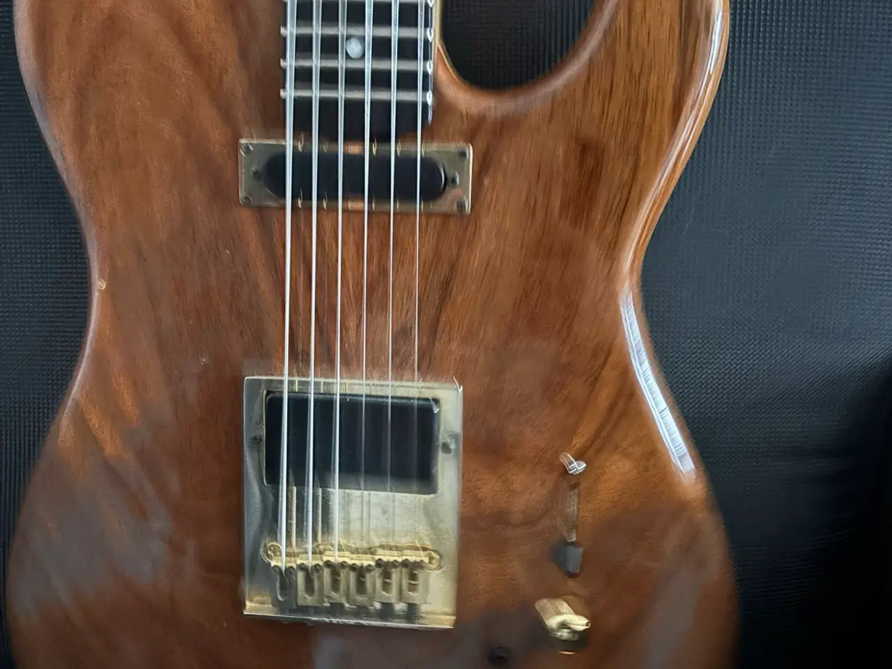 Billede 2 - Elguitar sælges
