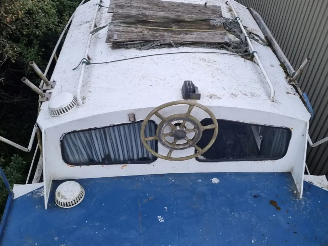 Billede 4 - motor båd med flybridge bortgives