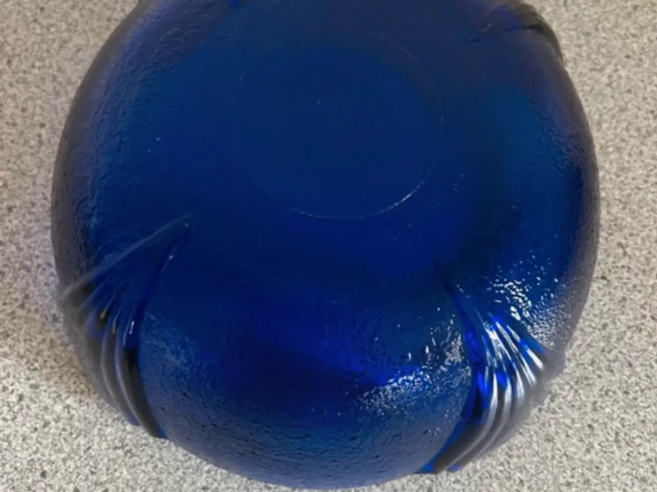 Billede 3 - Blå retro glasskål med smukke detaljer. Dia 28cm. 