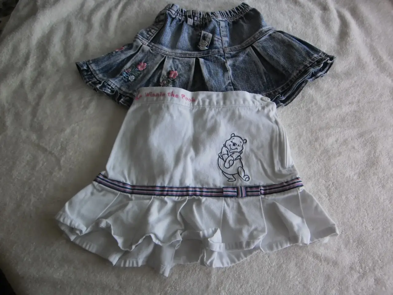 Billede 1 - 2 nederdele, str. 98, mrk. som H&M
