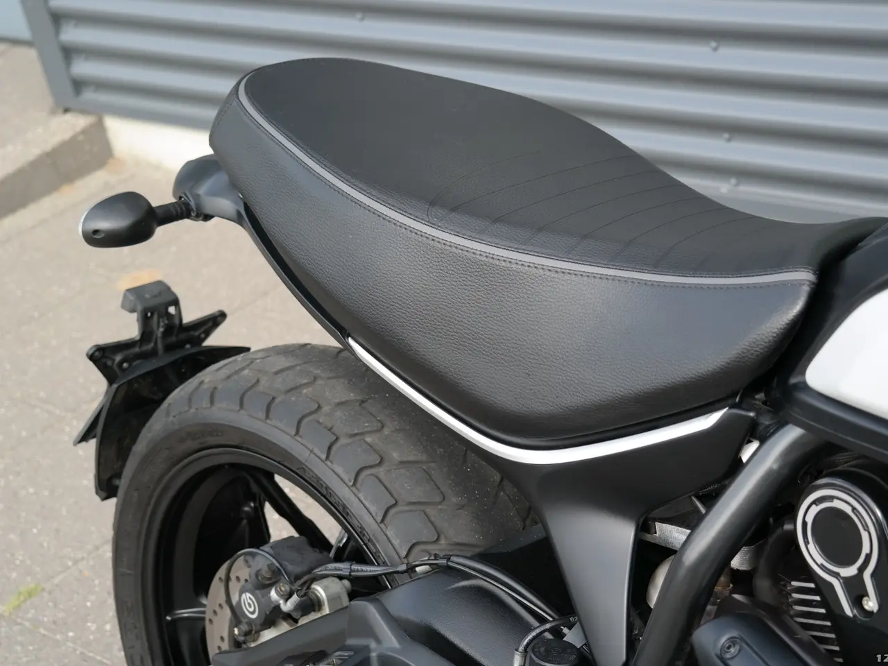 Billede 8 - Ducati Scrambler Icon Dark MC-SYD       BYTTER GERNE