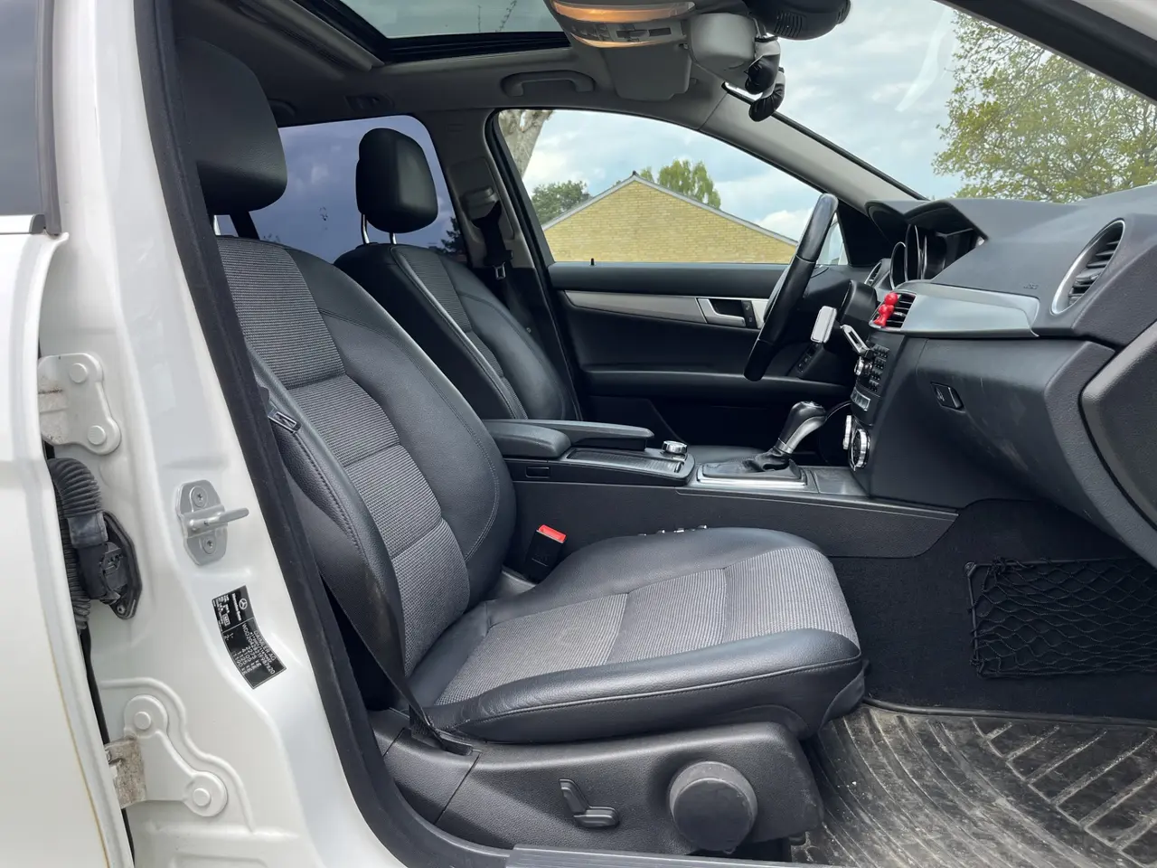 Billede 12 - Rigtig fin og velkørende Mercedes C250 4matic