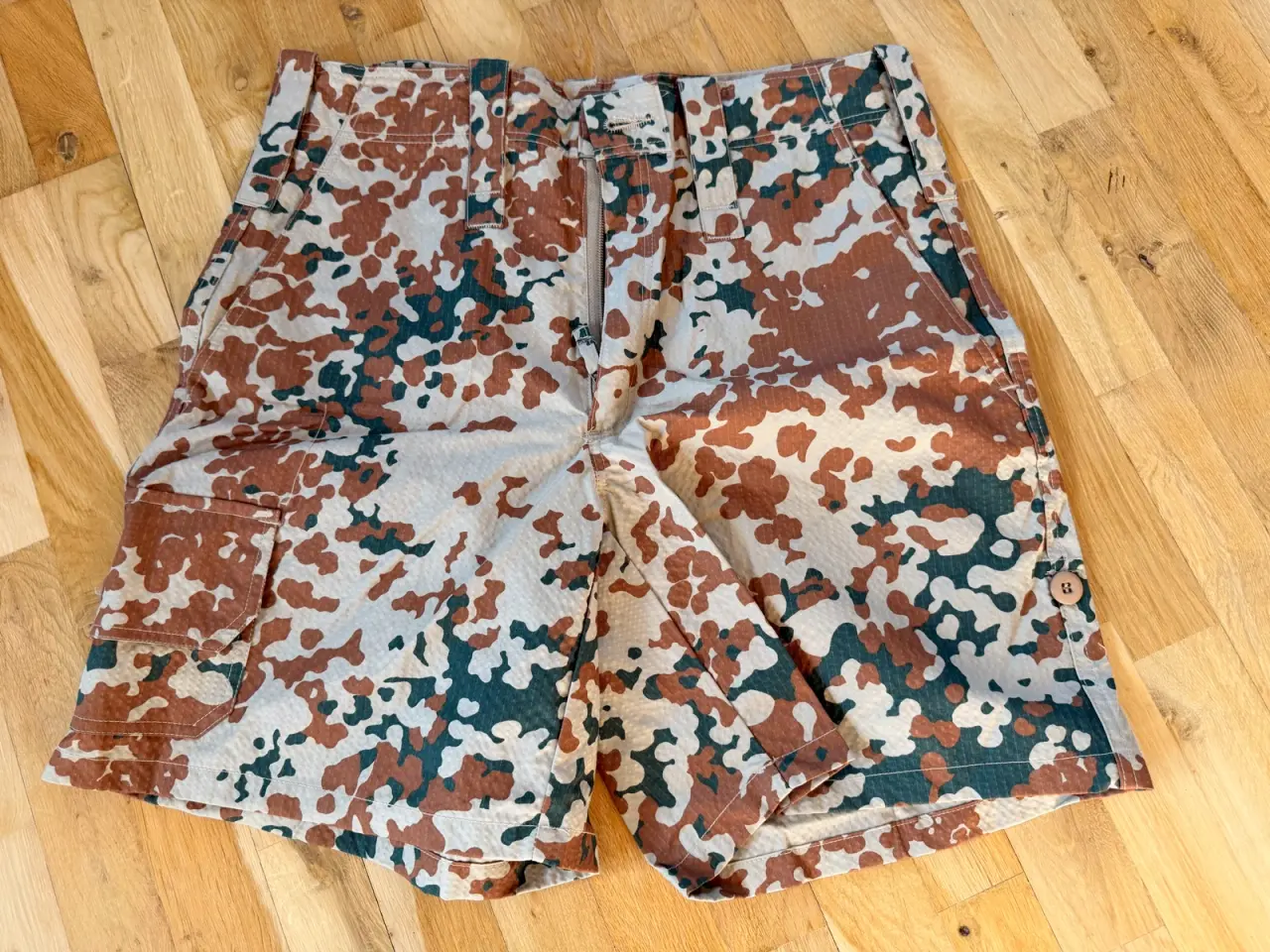 Billede 1 - Militær camouflage shorts 90 cm