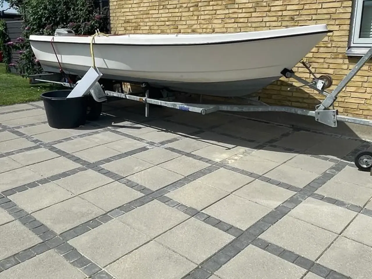 Billede 2 - Jolle med motor og trailer