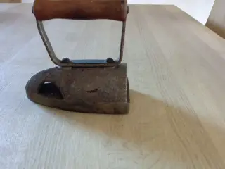 Gammelt strygejern