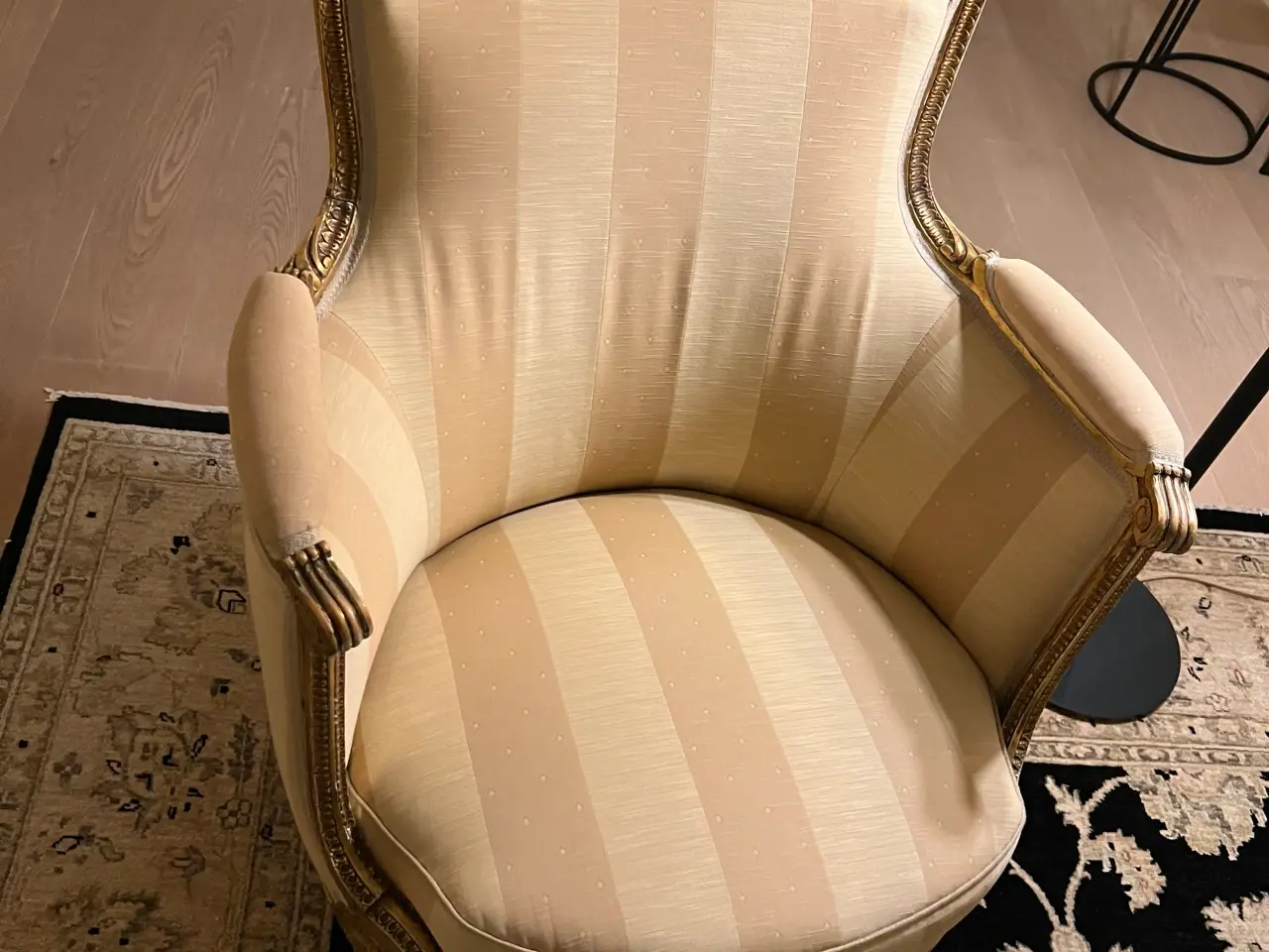 Billede 2 - Herregårdens sofa, bord og stole