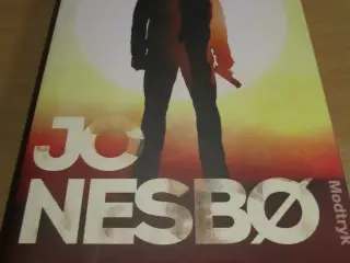 JO NESBØ. Midnatssol.
