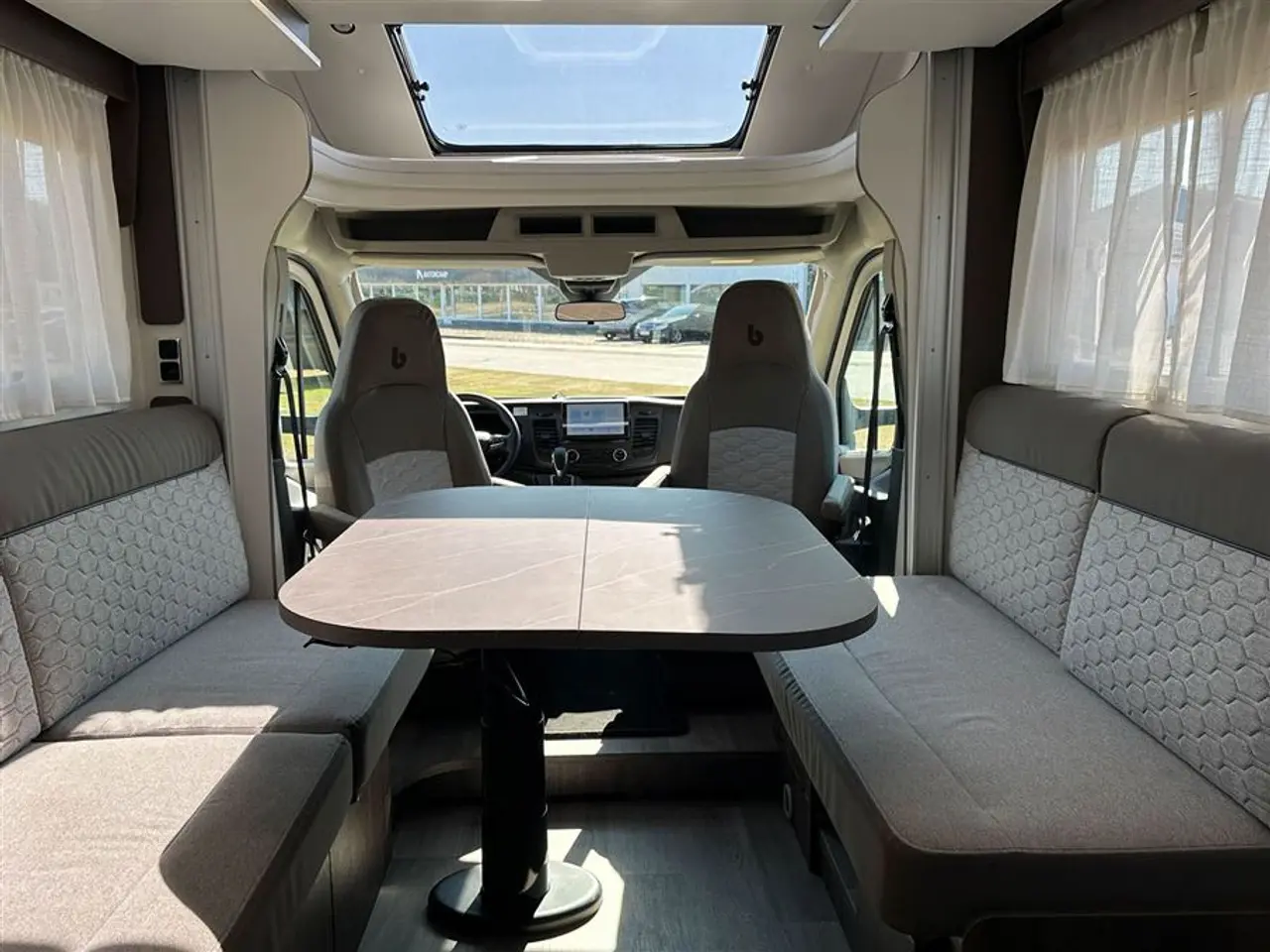 Billede 12 - 2025 - Benimar Tessoro 488 SELECT Benimar 488 (2025) Delintegreret luksus med ekstrem strømpakke og adaptiv fartpilot