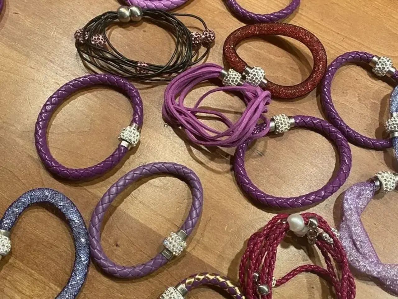 Billede 3 - Lilla armbånd